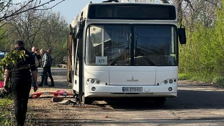 Guerre en Ukraine : 9 civils tués dans une frappe russe sur un minibus