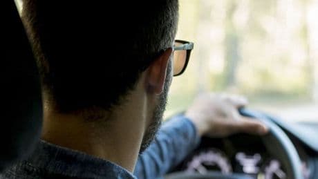 ¿Qué pasa si conduzco con una enfermedad sin tener permiso médico y tengo un accidente?