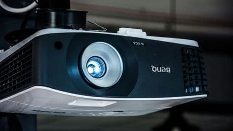 5 écrans de vidéoprojecteurs incontournables  : découvrez notre sélection
