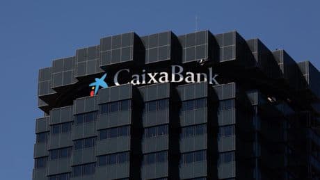 CaixaBank gana un 10,3% más, hasta los 2.951 millones, en el primer semestre