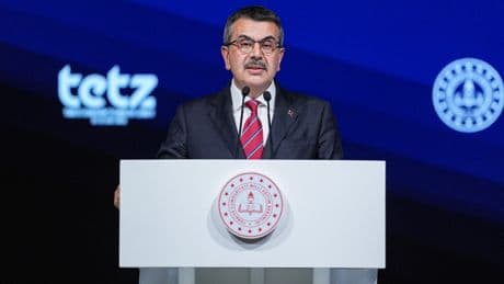 Bakan Tekin: Artık her okul kendi kıyafetini tanımlayacak