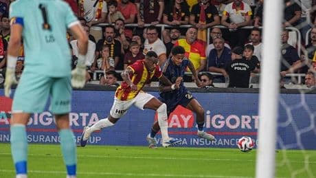 Fenerbahçe'de Jayden Oosterwolde için kırmızı kart!
