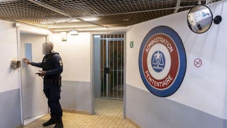 «Messieurs, vous n’avez plus votre place en France» : sur l’immigration, le préfet des Hauts-de-Seine porte le fer jusqu’en prison