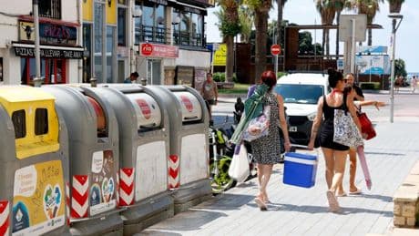 Salou y Cambrils abren la puerta a que la tasa turística sufrague servicios como el de basura