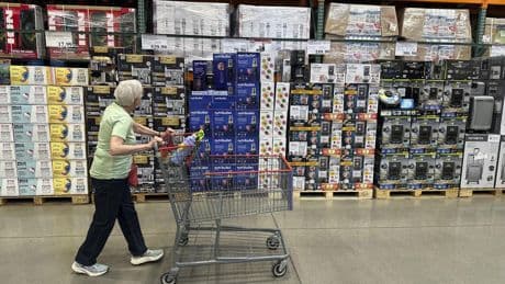 U.S. inflation gauge cools with little sign of tariff impact, so far