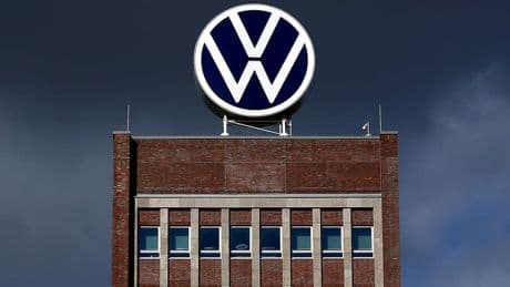 Gel des salaires durant deux ans, Golf délocalisée au Mexique et 20.000 salariés d'accord pour partir: Volkswagen se dit "sur la bonne voie"