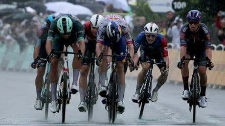 Tour de France: Jonathan Milan vince in volata a Valence e allunga per la maglia verde