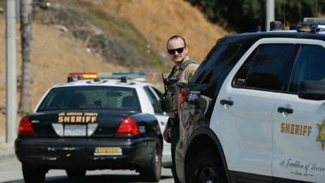 Auto  contro la folla a Los Angeles: 20 feriti
