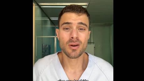 Víctor Espuig, médico de familia: "Si basas tu dieta en ultraprocesados y tomas alcohol, el hígado empieza a acumular grasa"