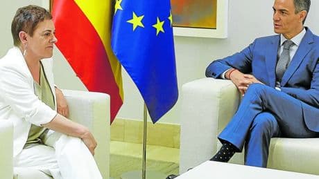 Bildu da oxígeno a Sánchez mientras el PNV busca exprimirle por si hay adelanto electoral