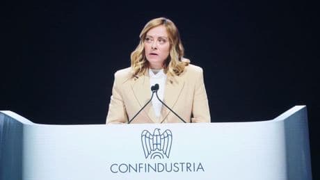 Meloni: Italia attrattiva per gli investimenti stranieri, ma va affrontato costo energia
