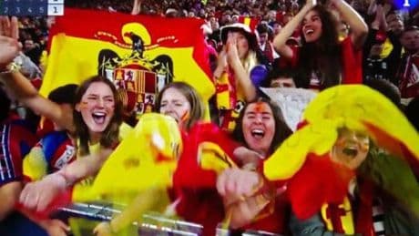 El aplaudido comentario en TVE tras colarse una bandera franquista en la retransmisión