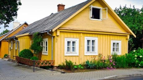Trakai, el pueblo lituano que delata la religión de sus habitantes por las ventanas en las casas