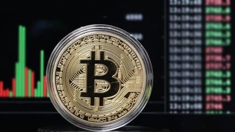 Kripto paralar uçuşa geçti: Bitcoin'den yeni rekor geldi