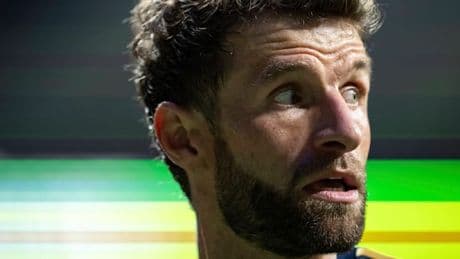Bartträger Thomas Müller am 36. Geburtstag im Torrausch