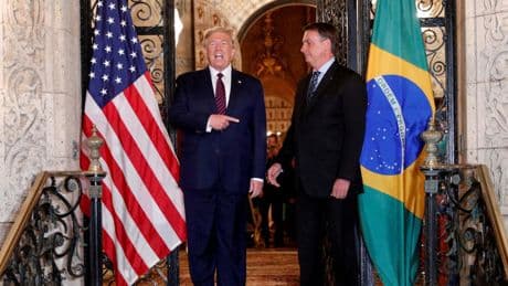 Trump revela nuevos aranceles, incluyendo uno del 50% a Brasil por el juicio a Bolsonaro