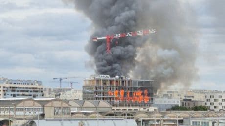 Paris : important incendie en cours dans un immeuble en construction du 12e arrondissement