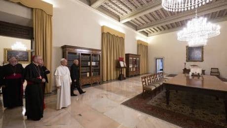 Residenza papale, dieci stanze e cappella privata ecco come è fatto l'appartamento dove vivrà Leone XIV