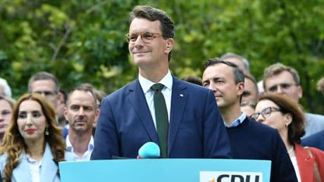 Nach NRW-Wahlsieg - Wüst stichelt gegen Merz