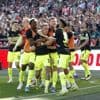 PSV houdt druk op Ajax met 2-3-overwinning op Feyenoord