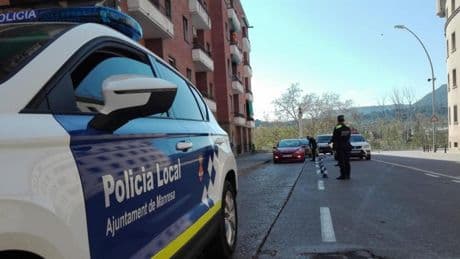 A prisión el hombre que apuñaló a su mujer y la tiró por la ventana en Manresa