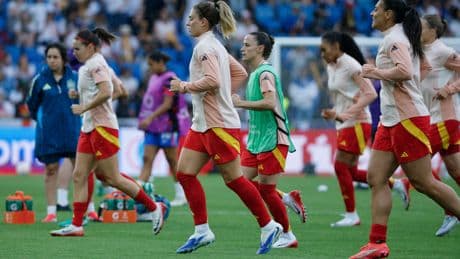 Inglaterra - España en directo | Athenea entra en el once español de la final