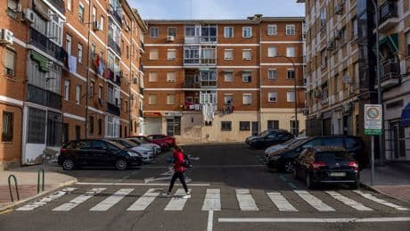 ¿Vivir en Segovia y trabajar en Madrid? ¿Mudarse a Sabadell aunque vaya a diario a Barcelona? Así son los precios del éxodo inmobiliario