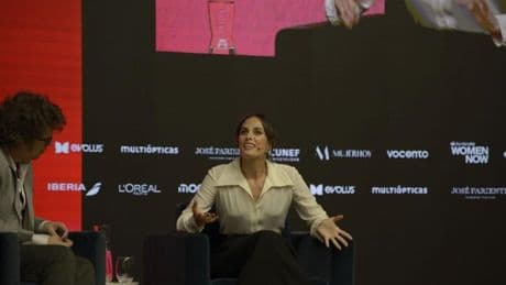 La decisión de Sophie Auster: cambiar de pasaporte