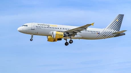 Vueling refuerza su oferta en Tenerife Norte y Santiago tras los recortes de vuelos de Ryanair