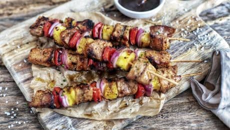 Brochetas de verano: siete recetas que lo tienen todo