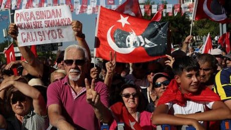 Manifestation en Turquie, Vuelta, Allemagne, Algérie : les informations de la nuit
