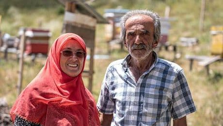 38 yıl önce yolcusundan aldığı hediye hayatını değiştirdi | Hem mesleği oldu hem de tatil yapıyor... 'Can çıkana kadar buralardayız'