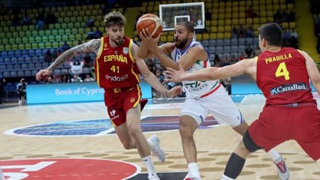 España cae ante Italia y se complica la vida en el Eurobasket (67-63)