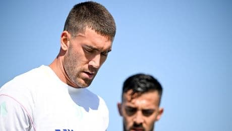 <p>Vlahovic come Weah e Douglas Luiz: la linea Juve resta quella del pugno duro</p>