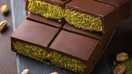 Bei Rewe erhältlich - Schimmelpilze! Hersteller ruft Dubai-Schoki zurück