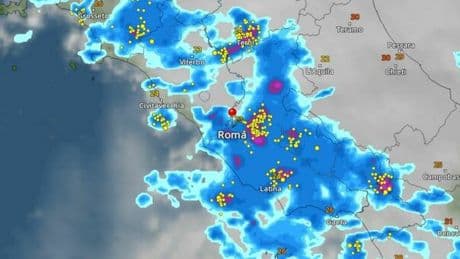 Maltempo a Roma, previsioni weekend: forte temporale in arrivo: fulmini e raffiche di vento. Dove e quando