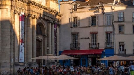 Festival Théâtre en mai à Dijon : « Velvet » de Nathalie Béasse, le théâtre bouge tout seul