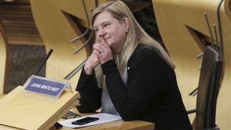 Snus-style pouches will be included in ‘smokefree generation’ law, says minister