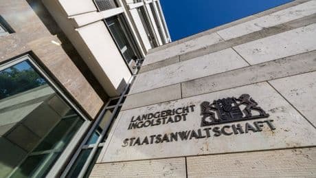 Er leitet eine Kampfsport-Akademie - Hat Karate-Meister Praktikantin vergewaltigt?