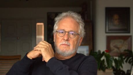 Héctor Abad Faciolince: "En la guerra hay momentos de modorra, hay tiempo hasta para enamorarse"