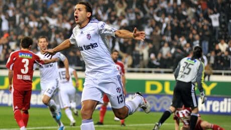 Beşiktaş'ın eski golcüsü Bobo'dan, Fenerbahçe derbisi yorumu