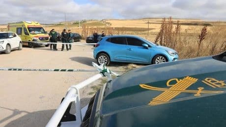 Buscan a un hombre que ha quemado a su expareja en Cuéllar dentro de un coche