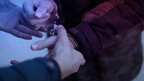 Antalya'da darp görüntüleri tepki toplamıştı! İki polis memuru görevden uzaklaştırıldı