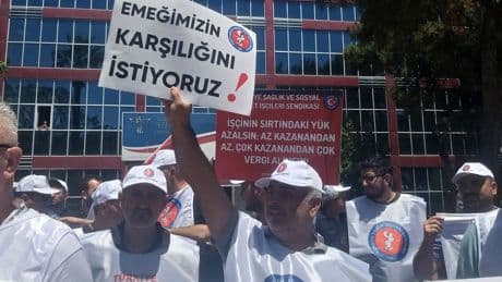 Kamu işçilerinin eylemleri sürüyor: İşçiler KÇP'nin tavizsiz imzalanmasını istiyor