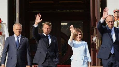 A Chisinau, Emmanuel Macron, Friedrich Merz et Donald Tusk expriment leur « soutien déterminé » à la Moldavie face aux « ingérences » de Moscou