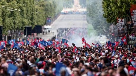 En direct, le PSG vainqueur de la Ligue des champions : suivez la parade des joueurs sur les Champs-Elysées et les festivités à Paris