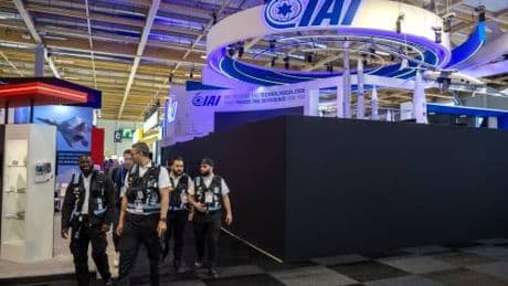Stand israeliani oscurati al Salone aeronautico di Parigi. Ira di Tel Aviv: “Scandaloso”