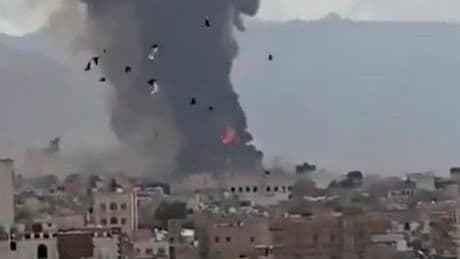 Son dakika! İsrail, Yemen'deki Sana Havalimanı'na saldırdı!