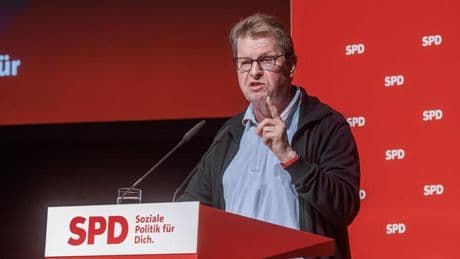 Kritik an Friedrich Merz: Ralf Stegner kritisiert Bundeskanzler Merz für "Drecksarbeit"-Äußerung