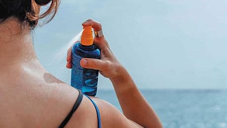 Güneş kremi alırken etiket okumayı biliyor musunuz? Gizli tehlikeler sizi bekliyor